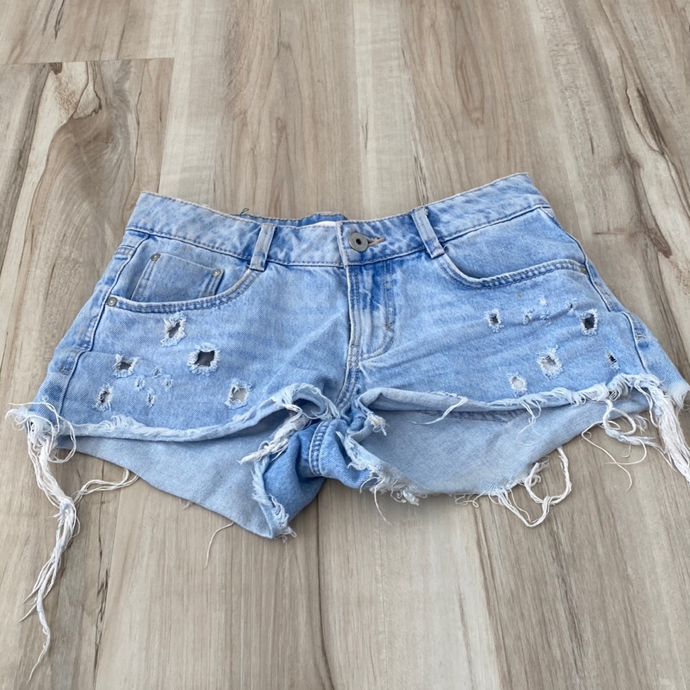 ZARA | Extra Short Distressed Denim Shorts
